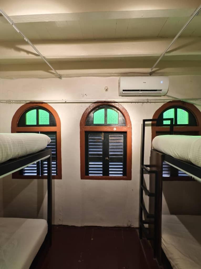 Red Inn Court George Town Exterior photo