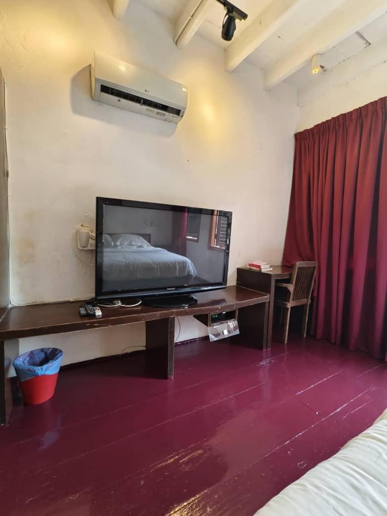 Red Inn Court George Town Exterior photo