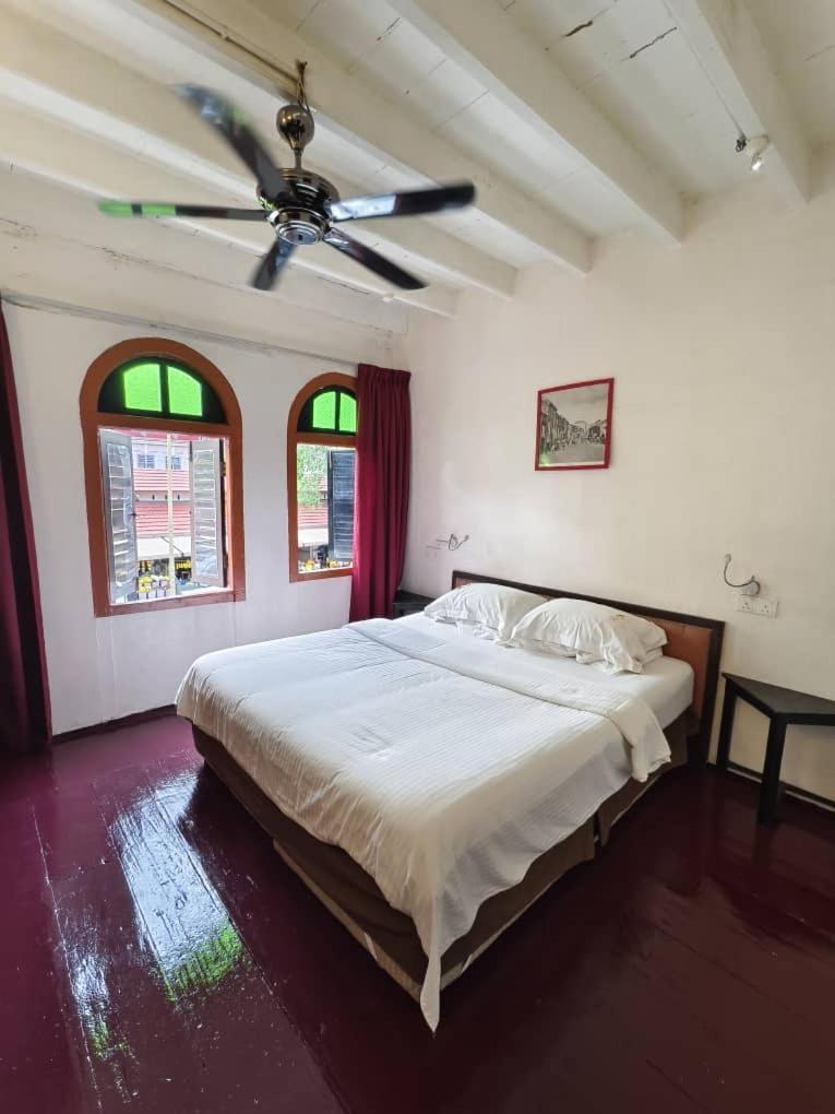 Red Inn Court George Town Exterior photo