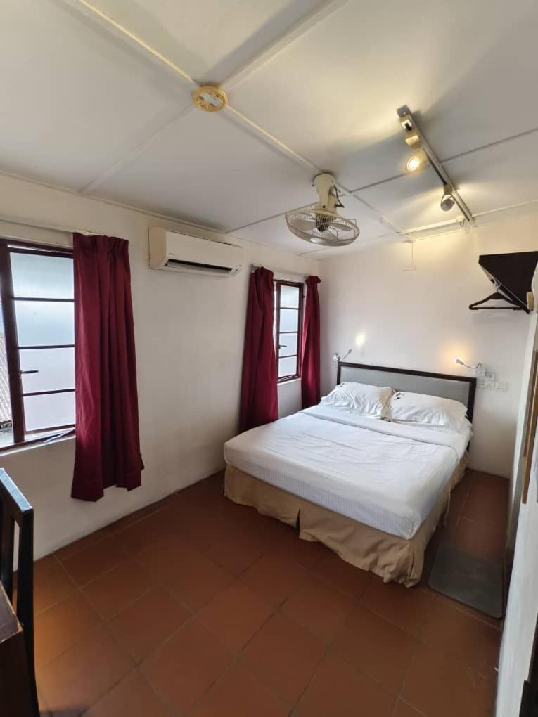 Red Inn Court George Town Exterior photo