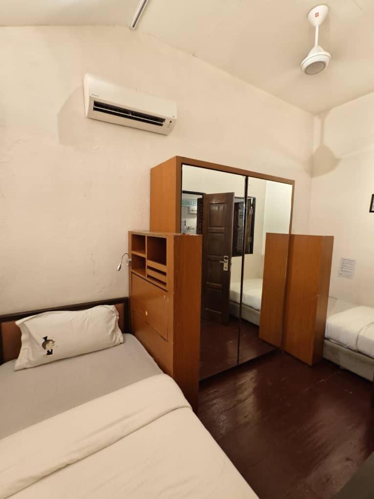 Red Inn Court George Town Exterior photo